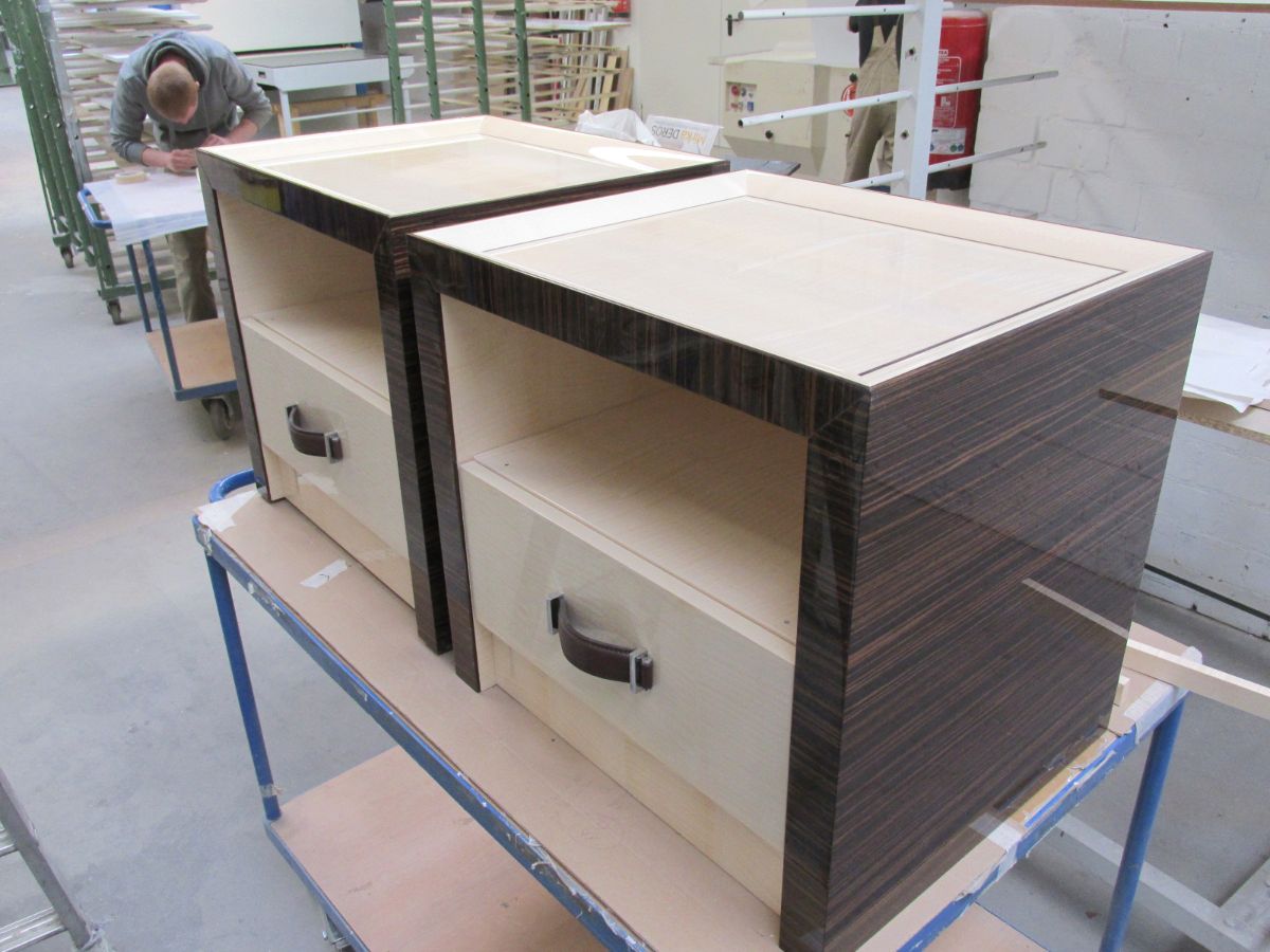 Vorbereitung von Yachtbau-Bauteilen in der Werkstatt